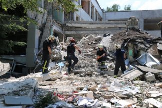 Zdjęcia przedstawiają zniszczenia w Charkowie