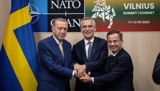 Prezydent Turcji Recep Tayyip Erdoğan, sekretarz generalny NATO Jens Stoltenberg i premier Szwecji Ulf Kristersson