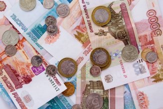 Zdjęcie przedstawia ruble rosyjskie