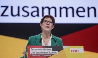 Kramp-Karrenbauer na czele CDU 