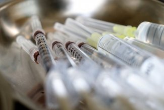 Niemcy: wznowienie szczepień preparatem AstraZeneca 