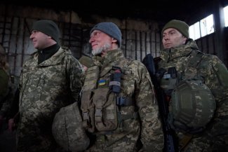 Photo shows Ukrainian soldiers at the ceremony 